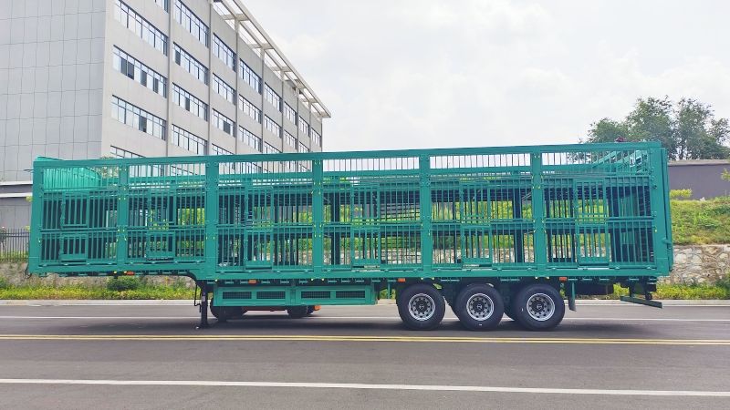 多層畜牧專(zhuān)用倉(cāng)欄半掛車(chē)